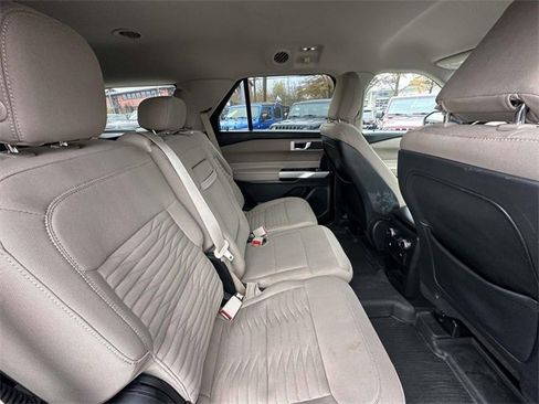 Used 2020 Ford Explorer XLT w/ Comfort Package image 29