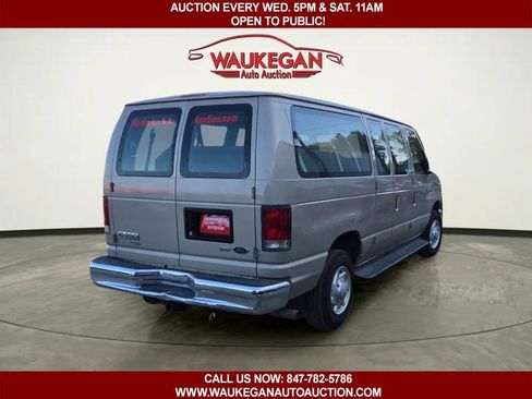 Used 2011 Ford E-350 and Econoline 350 XLT RWD image 5