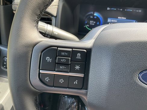 New 2025 Ford F150 Lightning Lariat image 9