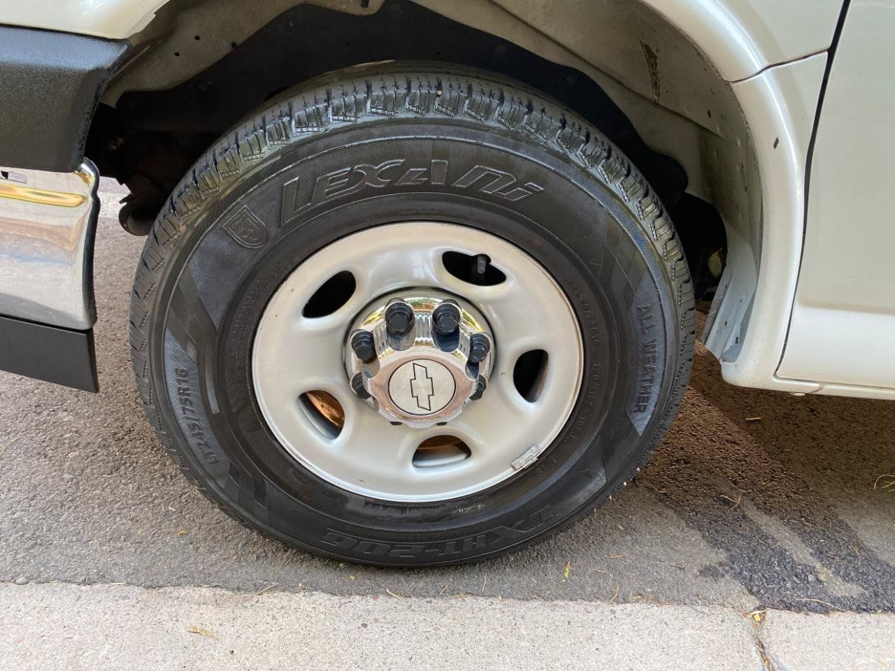 Used 2019 Chevrolet Express 3500 LT w/ LT Preferred Equipment Group RWD image 18