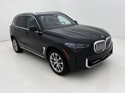 Certified 2026 BMW X5 xDrive40i w/ Premium Package AWD/4WD image 2