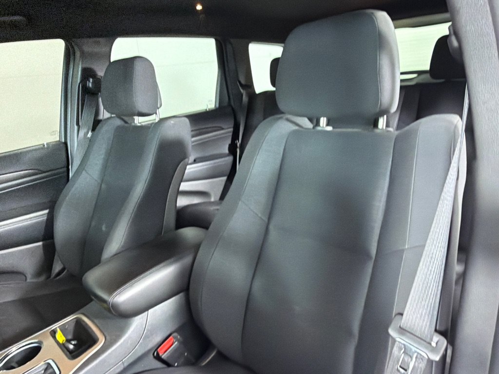 Used 2017 Jeep Grand Cherokee Laredo w/ Quick Order Package 23E AWD/4WD image 12