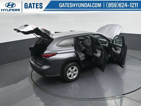Used 2023 Toyota Highlander L FWD image 54