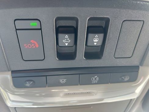 Used 2023 Mitsubishi Outlander SEL FWD image 46