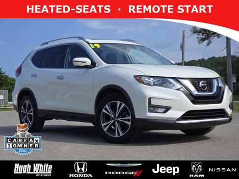 Used 2019 Nissan Rogue SV w/ Sun & Sound Touring Package FWD image 1