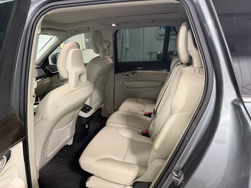 Used 2018 Volvo XC90 T6 Momentum w/ Convenience Package image 10