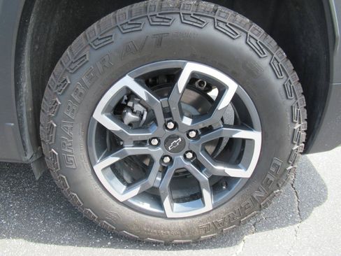 Certified 2025 Chevrolet Equinox ACTIV w/ Safety and Technology Package FWD image 8