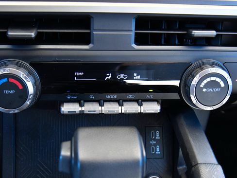 Used 2024 Toyota Tacoma SR5 AWD/4WD image 25