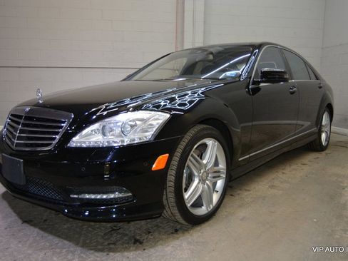 Used 2013 Mercedes-Benz S 550 4MATIC image 2