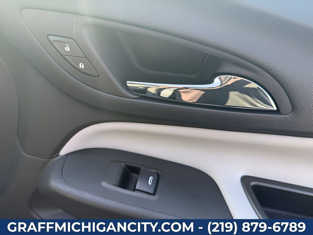 Used 2023 Chevrolet Equinox LT w/ Driver Convenience Package AWD/4WD image 33
