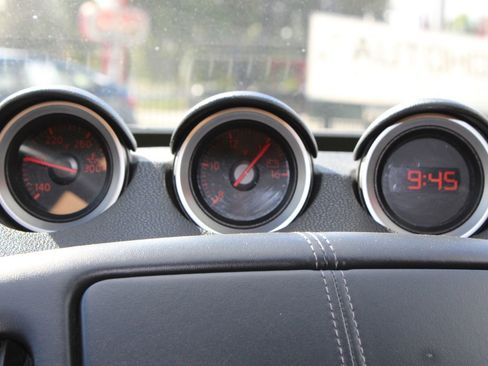 Used 2014 Nissan 370Z Coupe image 33