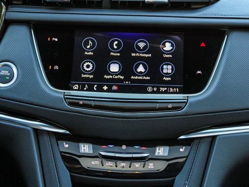 Used 2025 Cadillac XT6 Luxury image 15