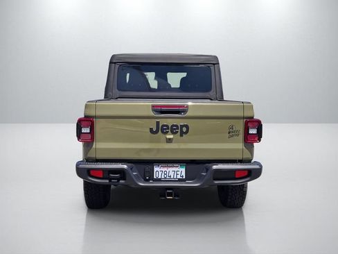 Used 2025 Jeep Gladiator Sport AWD/4WD image 5