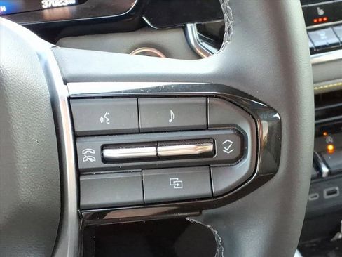 Used 2024 Chevrolet Colorado ZR2 w/ Safety Package image 13