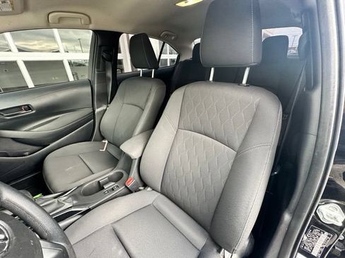 Used 2025 Toyota Corolla LE w/ LE Premium Package FWD image 7