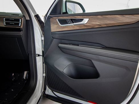 New 2026 Volkswagen Atlas SE FWD image 21