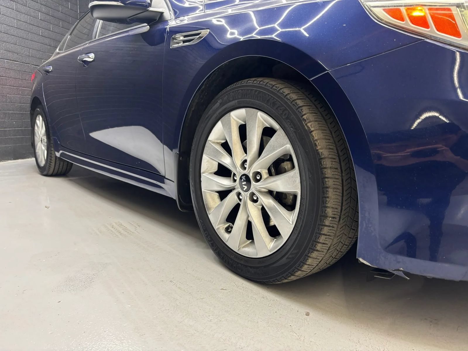 Used 2018 Kia Optima EX w/ Premium Package FWD image 5