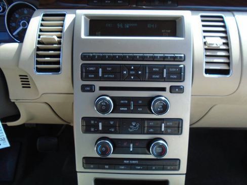 Used 2011 Ford Flex SEL w/ Rapid Spec Order Code FWD image 16