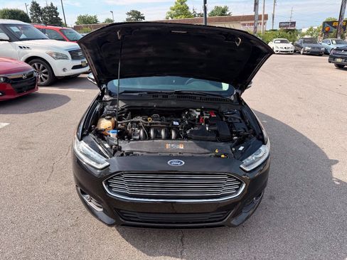 Used 2015 Ford Fusion SE w/ Equipment Group 201A FWD image 9