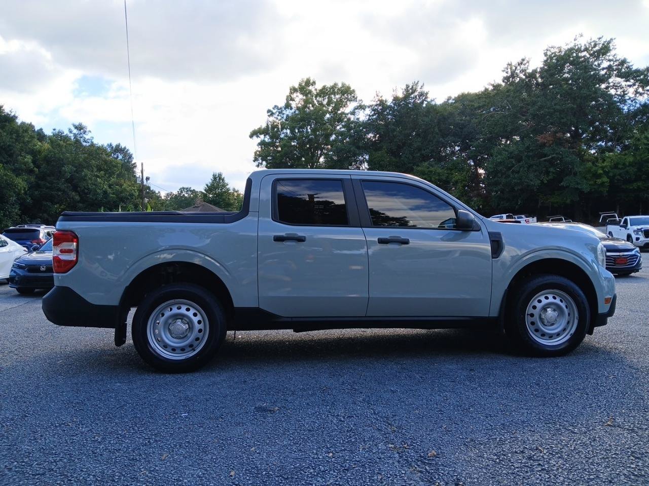 Used 2022 Ford Maverick XL FWD image 5