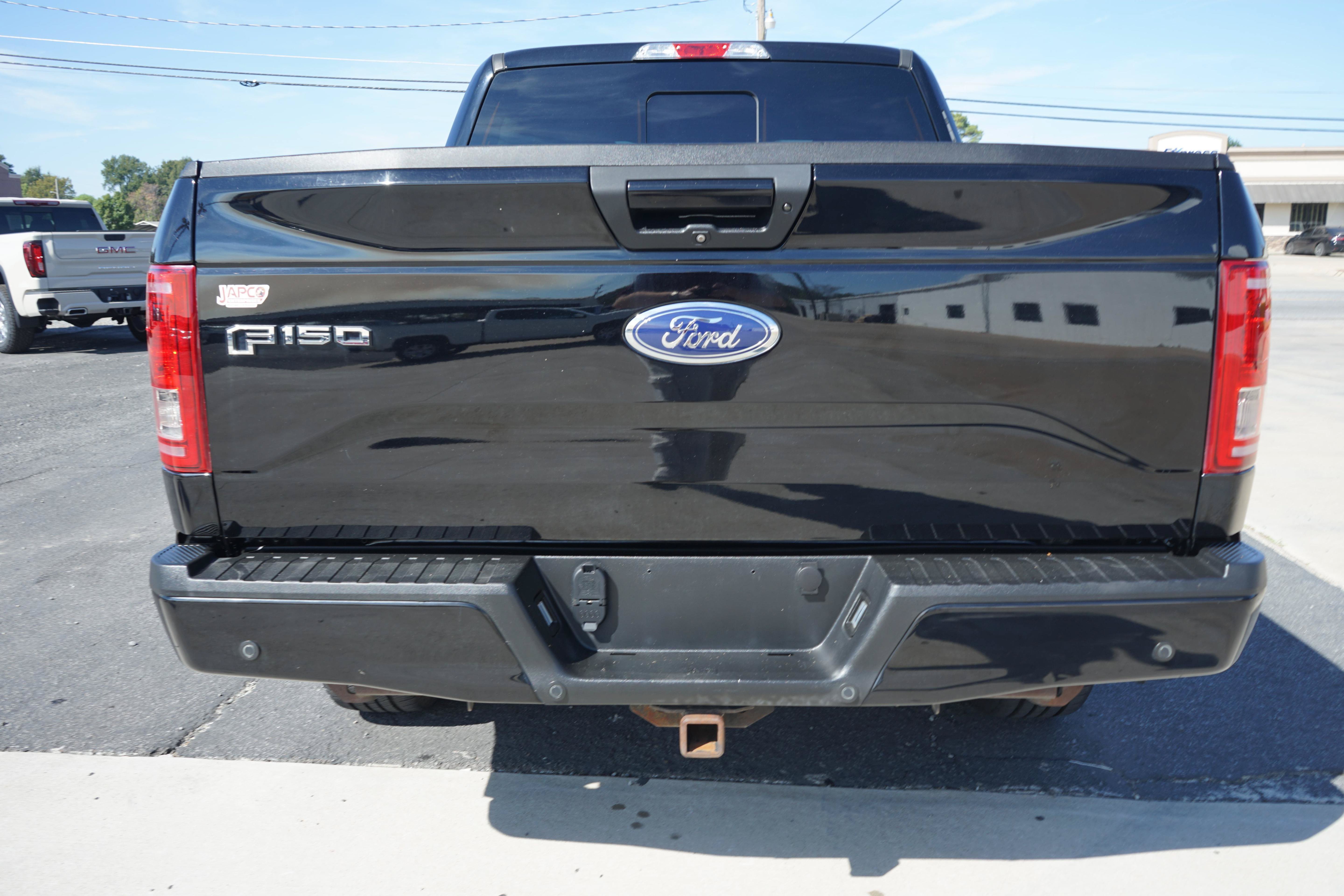 Used 2017 Ford F150 XLT w/ Equipment Group 302A Luxury AWD/4WD image 4