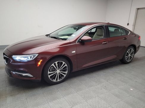 Used 2018 Buick Regal Essence w/ Driver Confidence Package #1 image 2