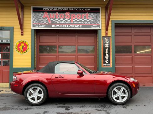 Used 2006 MAZDA MX-5 Miata Touring RWD image 5