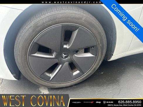 Used 2021 Tesla Model 3 Standard Range Plus RWD image 4