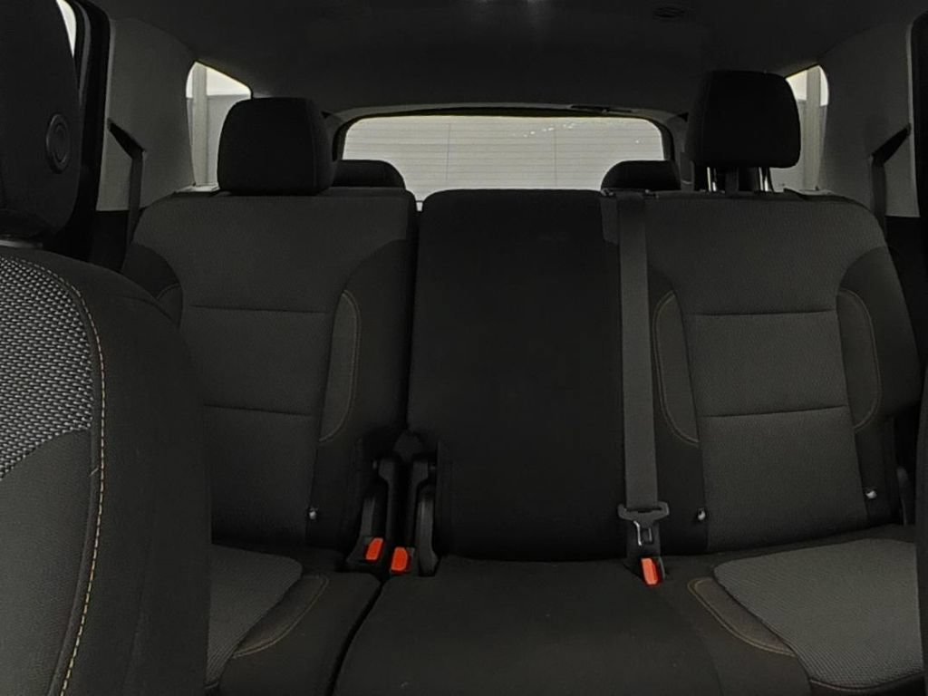 Used 2021 Chevrolet Traverse LS FWD image 10