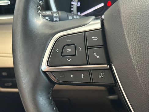 Used 2021 Toyota Highlander XLE FWD image 29