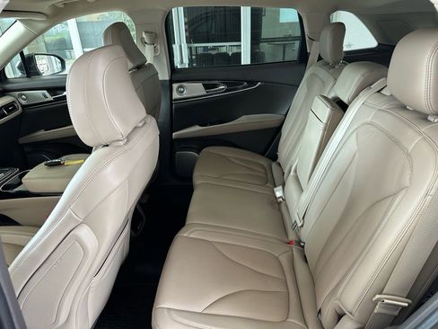 Used 2022 Lincoln Nautilus Reserve w/ Equipment Group 202A image 25