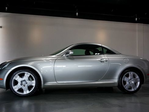 Used 2004 Lexus SC 430 Convertible RWD image 29
