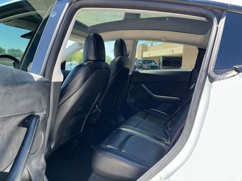 Used 2021 Tesla Model Y Long Range AWD/4WD image 14
