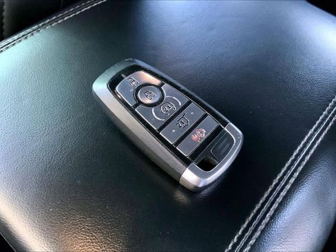 Used 2021 Ford Explorer XLT w/ Equipment Group 202A image 30