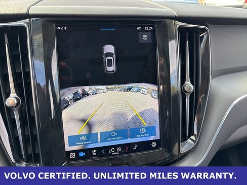 Certified 2025 Volvo XC60 B5 Core image 19