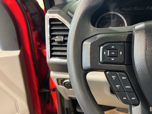 Used 2022 Ford F250 XLT w/ Black Appearance Package image 31