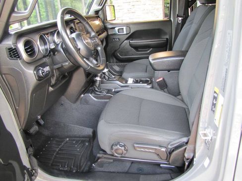 Used 2021 Jeep Gladiator Sport AWD/4WD image 12