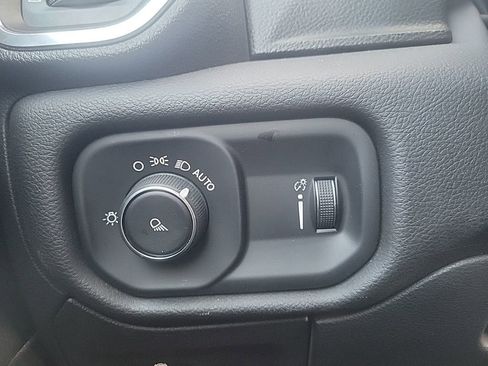 Used 2024 RAM 1500 Laramie image 9