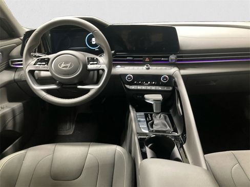 Certified 2024 Hyundai Elantra SEL w/ Convenience Package image 10