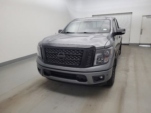 Used 2018 Nissan Titan SV w/ SV Convenience Package RWD image 15