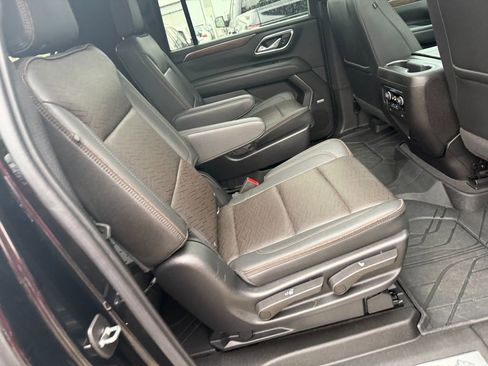 Used 2022 Chevrolet Suburban High Country w/ Premium Package 2 image 8
