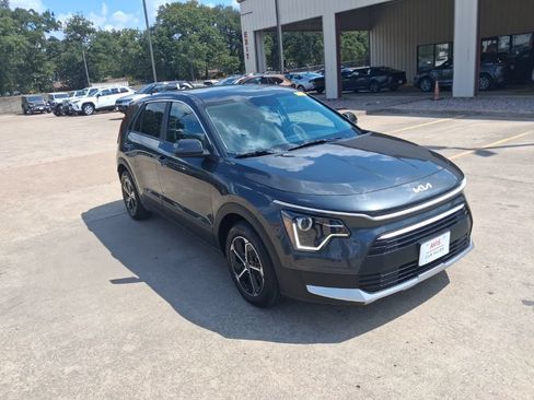 Used 2025 Kia Niro LX FWD image 6