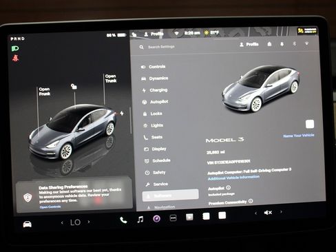 Used 2023 Tesla Model 3 Standard Range image 13