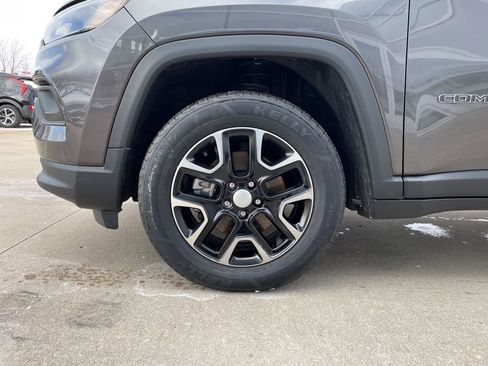 Used 2022 Jeep Compass Latitude w/ Convenience Group image 15