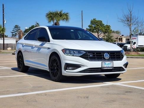 Used 2020 Volkswagen Jetta R-Line w/ R-Line Cold Weather Package image 3