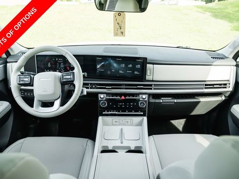 Used 2025 Hyundai Santa Fe SEL FWD image 12