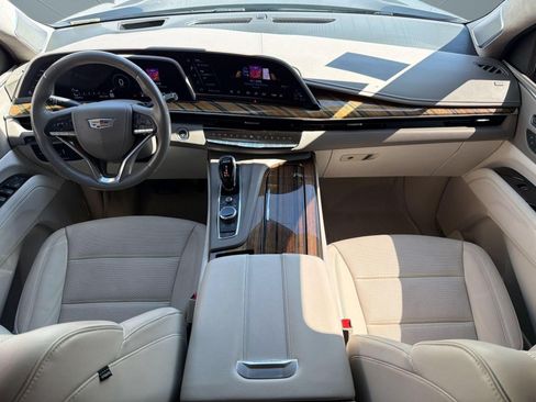 Certified 2022 Cadillac Escalade Sport Platinum w/ Heavy-Duty Trailer Package AWD/4WD image 15