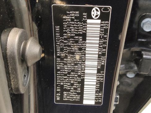 Used 2024 Toyota Corolla LE FWD image 33