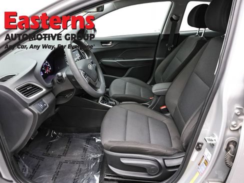 Used 2022 Hyundai Accent SEL FWD image 13