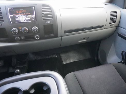 Used 2010 GMC Sierra 2500 W/T w/ Work Truck Preferred Package image 15